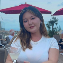 Hana M.