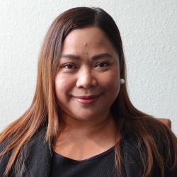 Ivee V.