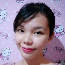 Sarah LO.