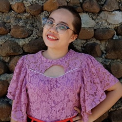 Maria DU.